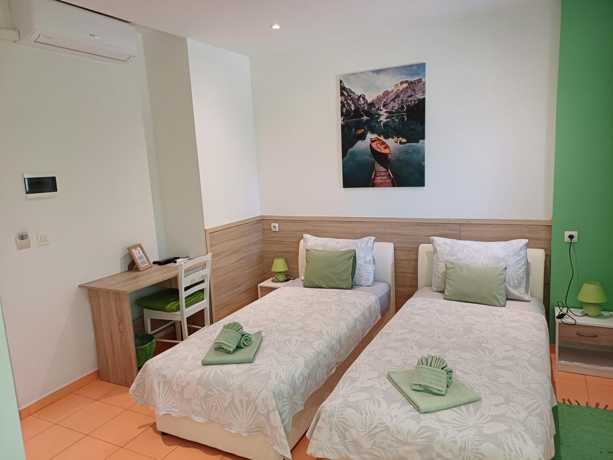 Guest House Slatki Snovi Knin Buitenkant foto
